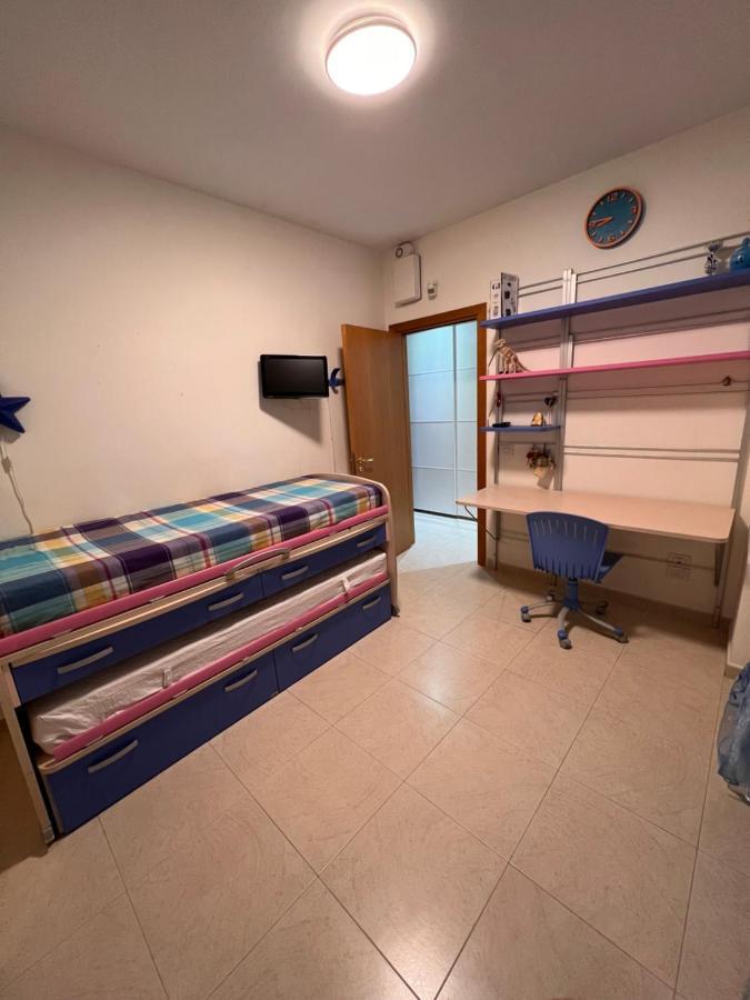 Appartamento Modugno Centro Buitenkant foto