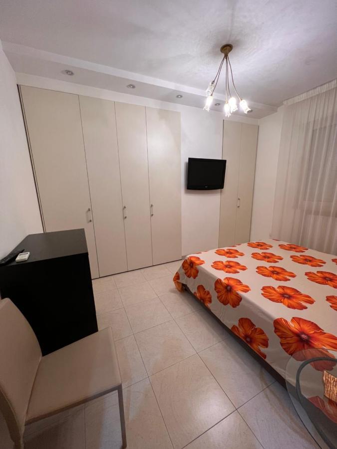Appartamento Modugno Centro Buitenkant foto